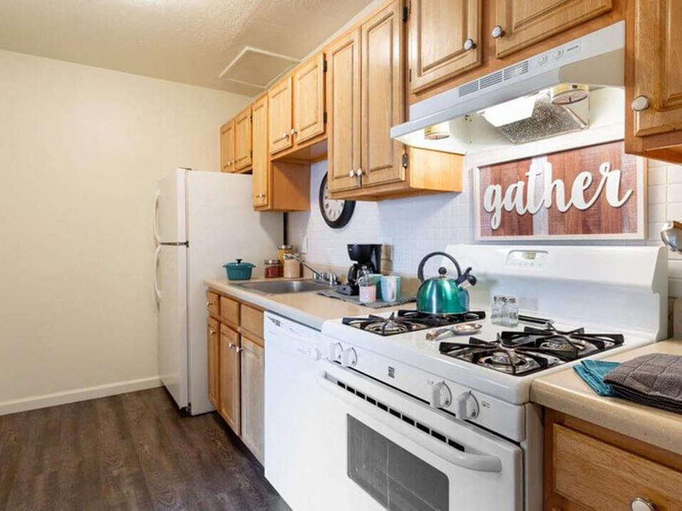 kitchen at Indian Springs apartments