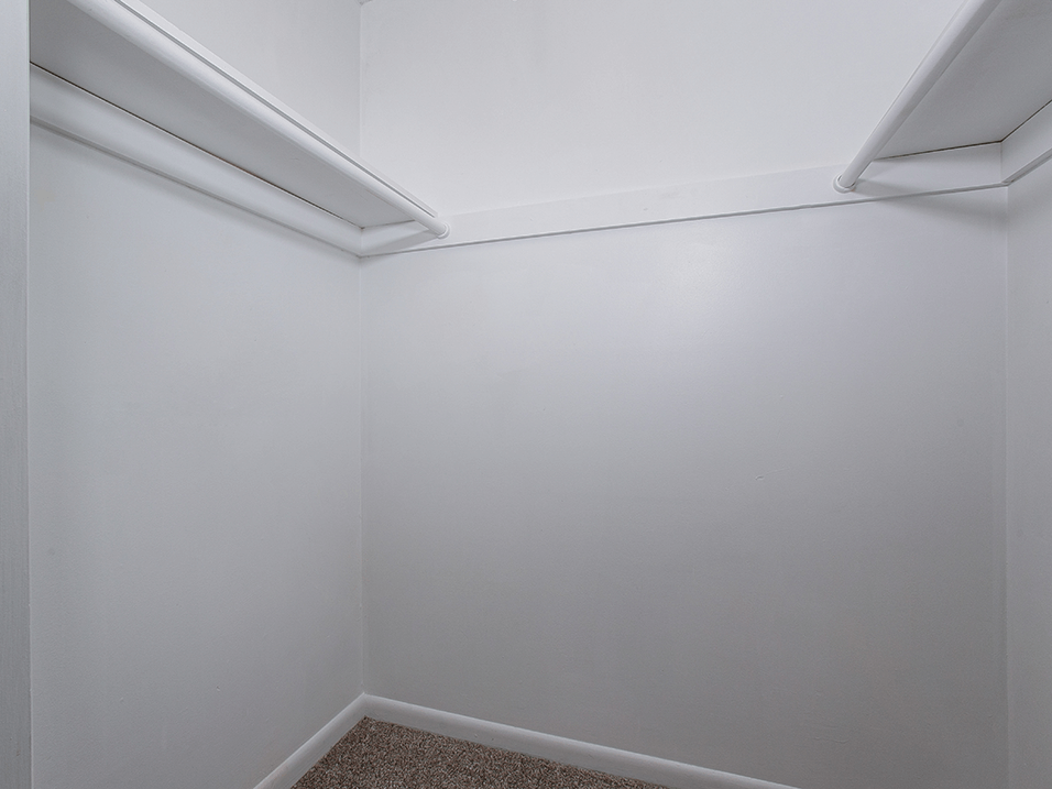 Wichita KS apartments with large closets