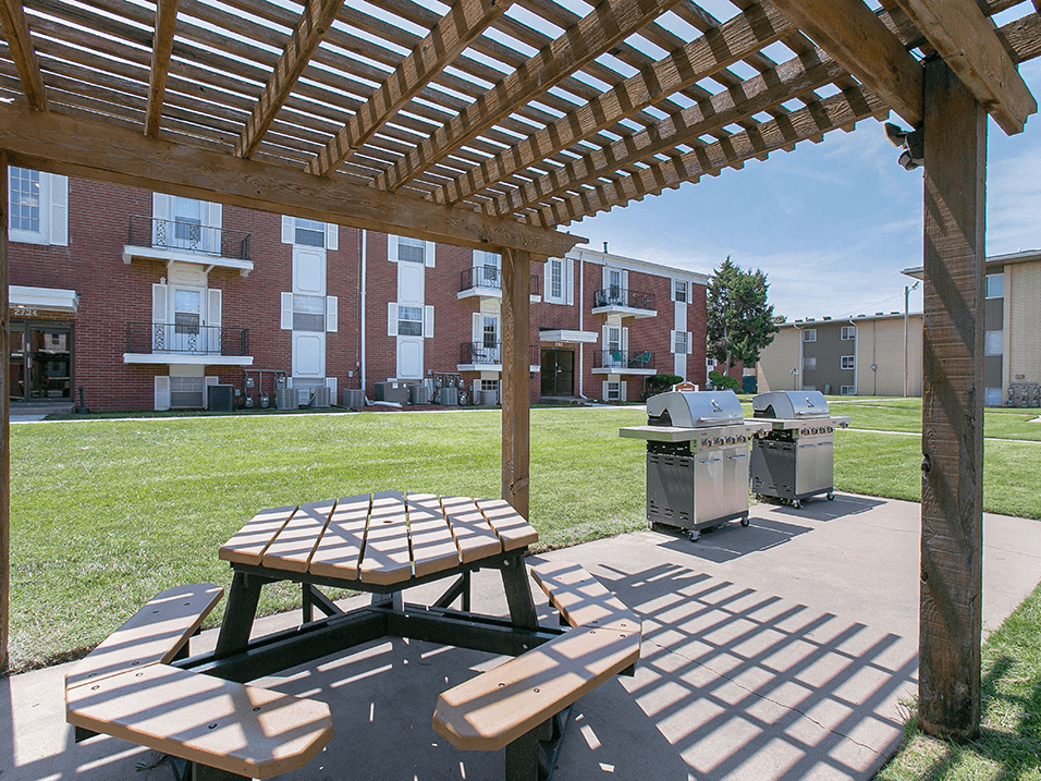 picnic area at Indian Hills Apartments