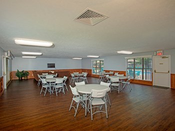 Gathering area in clubhouse - Photo Gallery 5