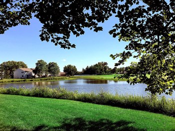 Lake view from indian woods apartments in Evansville - Photo Gallery 9