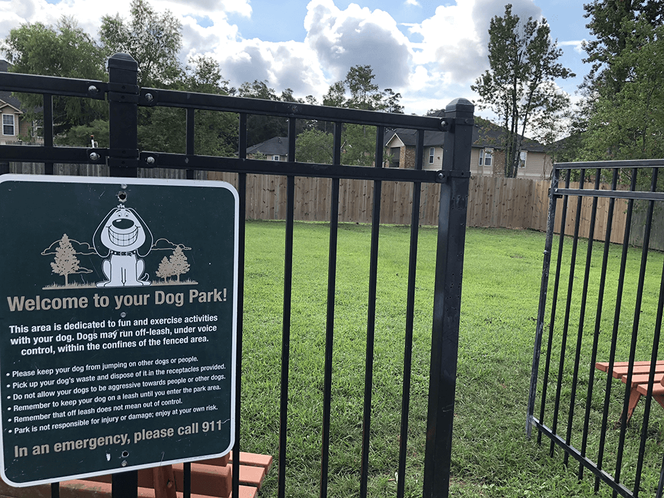 apartments in Denham Springs with dog park