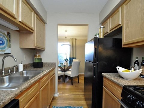 Laundry facility in Pavilion Lakes apartments