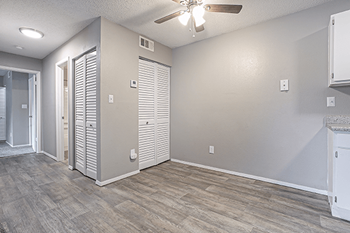 dining area at macarthurs lake apartments