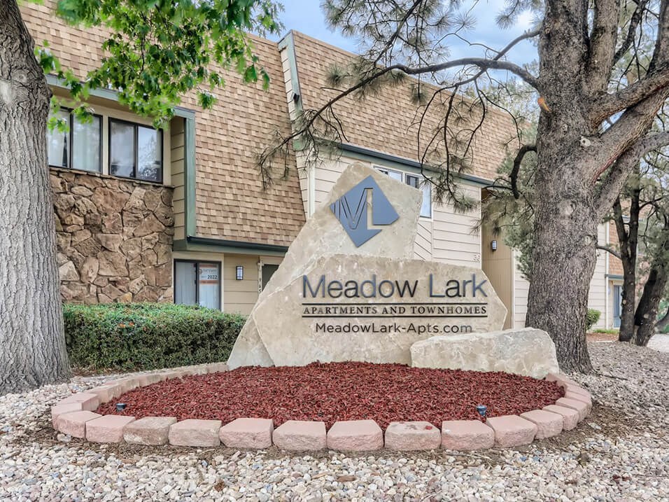 entrance to meadow lark apartments