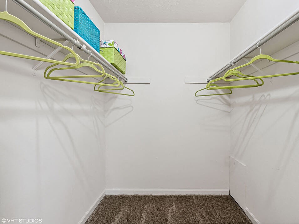 walk in closet in apartment