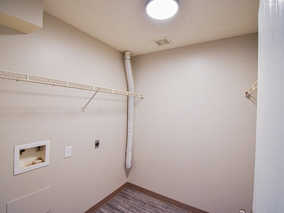 laundry room with washer and dryer hookups