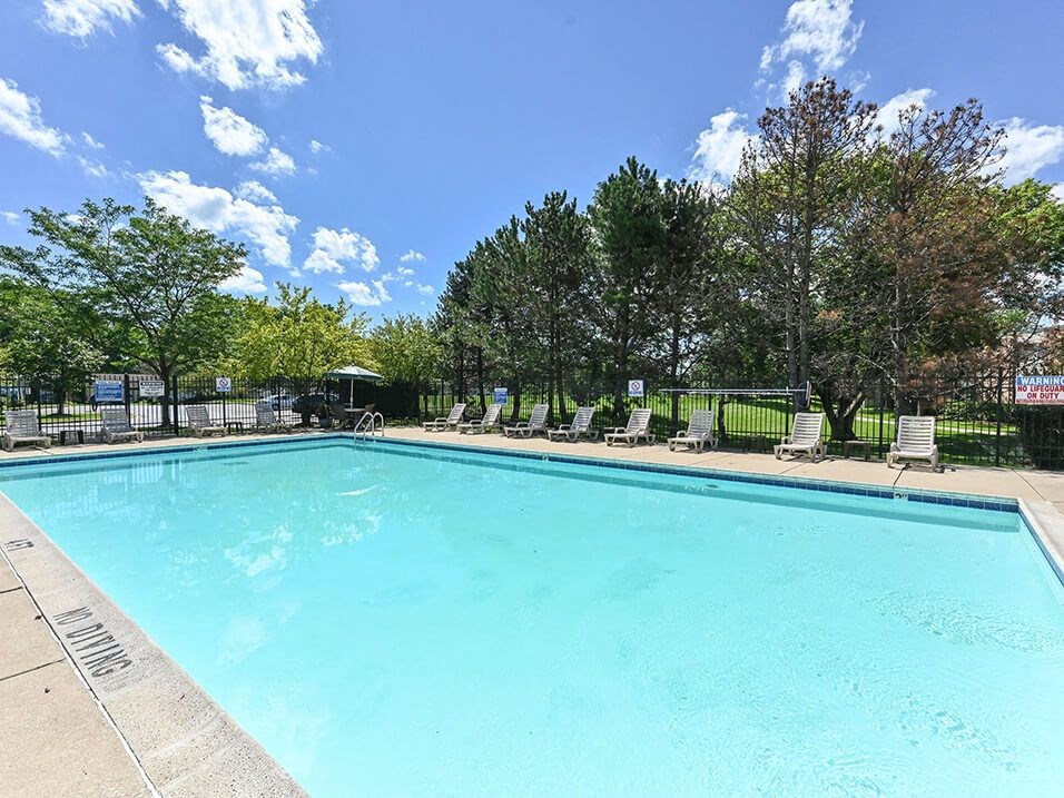 apartment community with swimmingpool