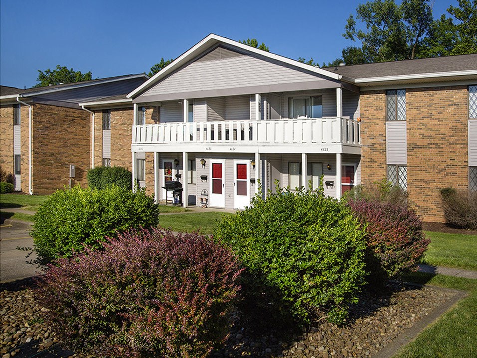 Beautiful outside landscaping at north park apartments