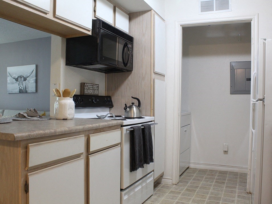 apartment with Washer & Dryer Connections