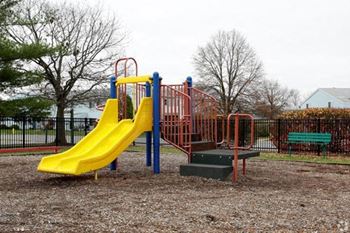 playground at Indian Springs Apartments