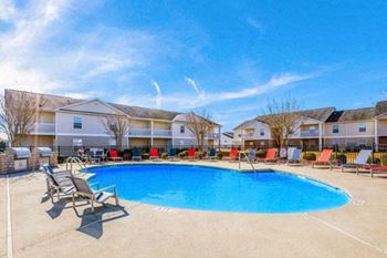 The Landing apt swimming pool