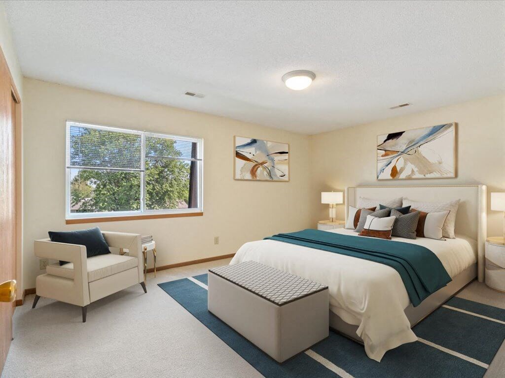 a bedroom with carpeting