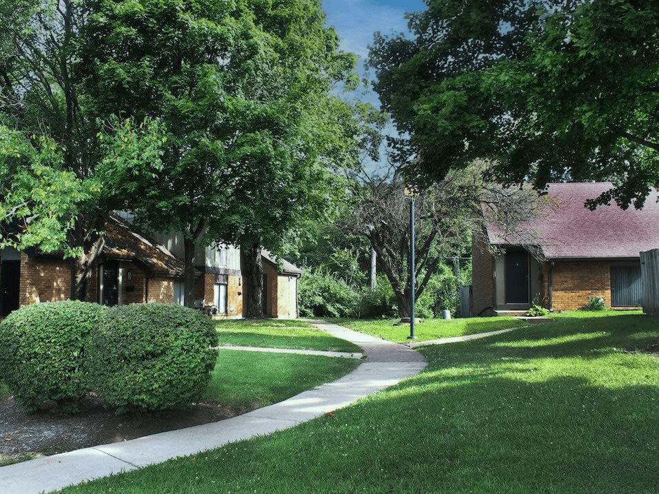 Beautiful Landscaping at Paddock Village Apartments