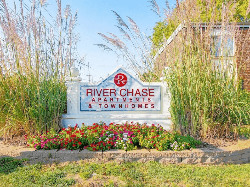 River Chase Apartments monument sign