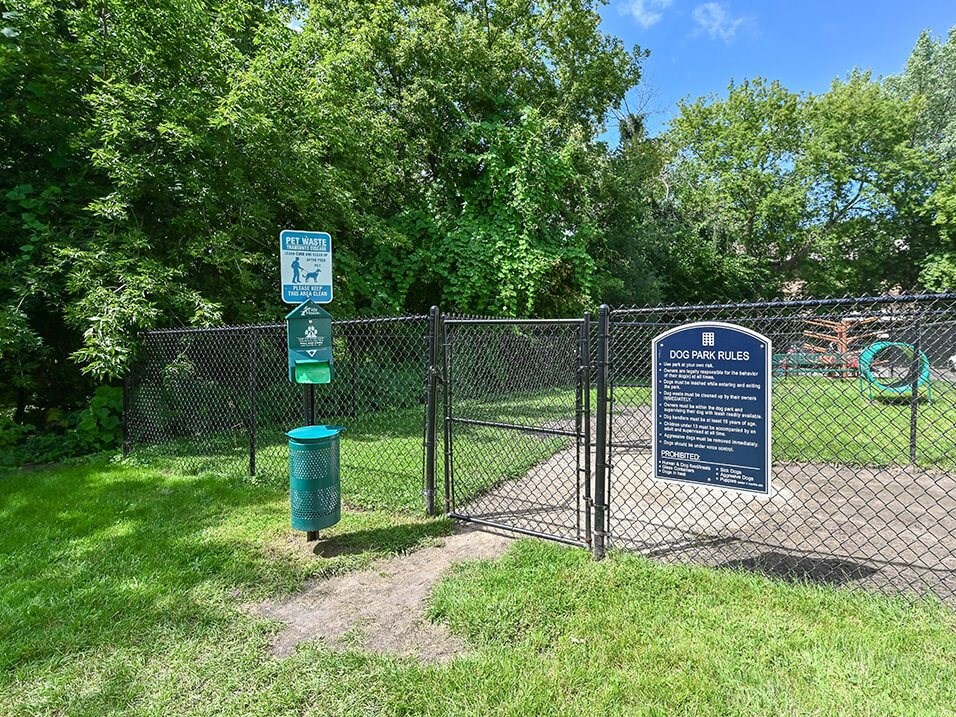 on-site dog park at river's edge apartments