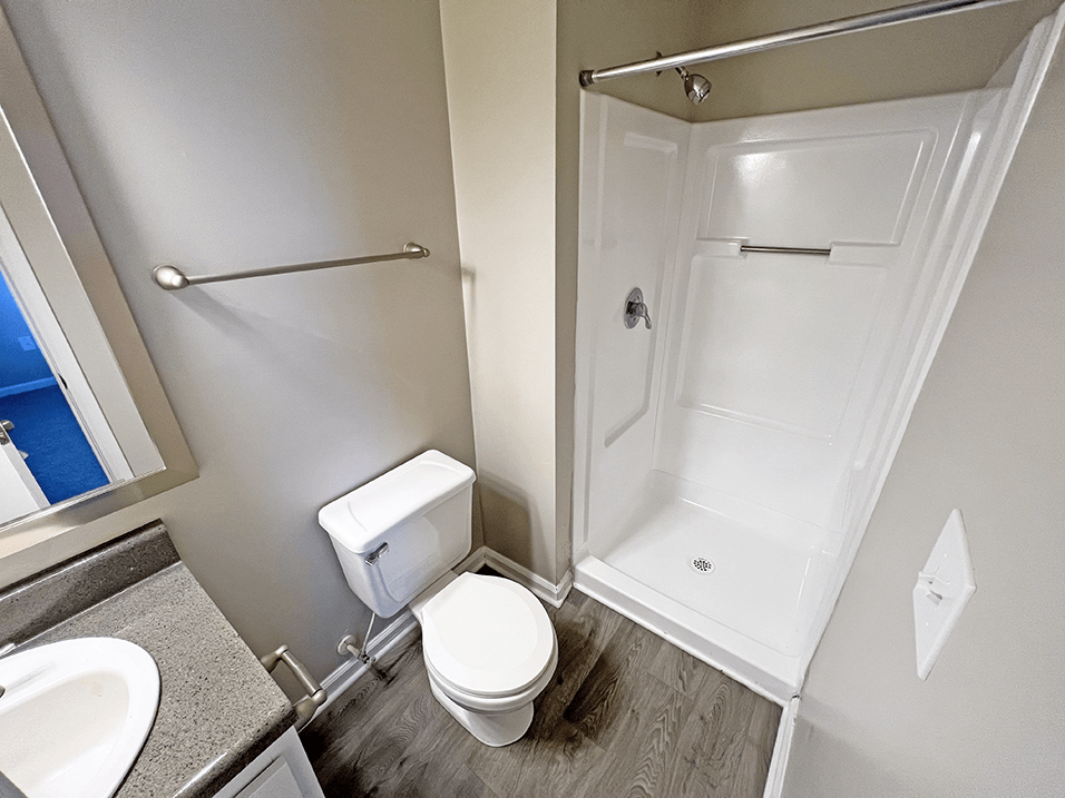 apartment with Bathtub or Shower