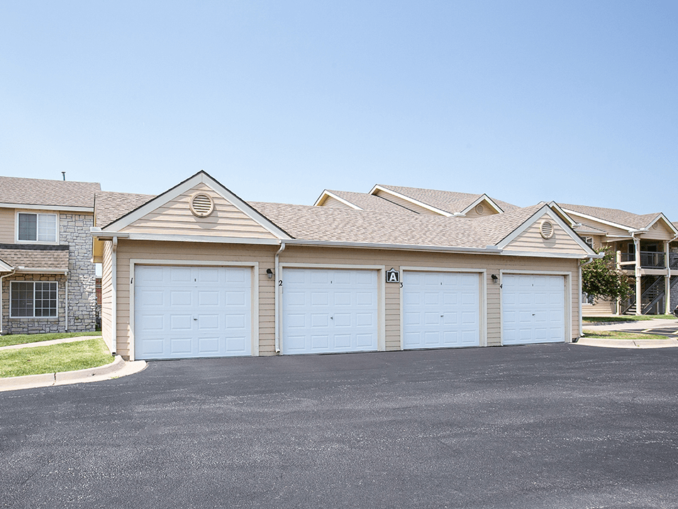 Kansas apartments with garage