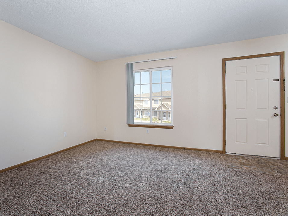 Ridgeport Apartments And Townhomes, 7003 W 34th St N, Wichita, KS