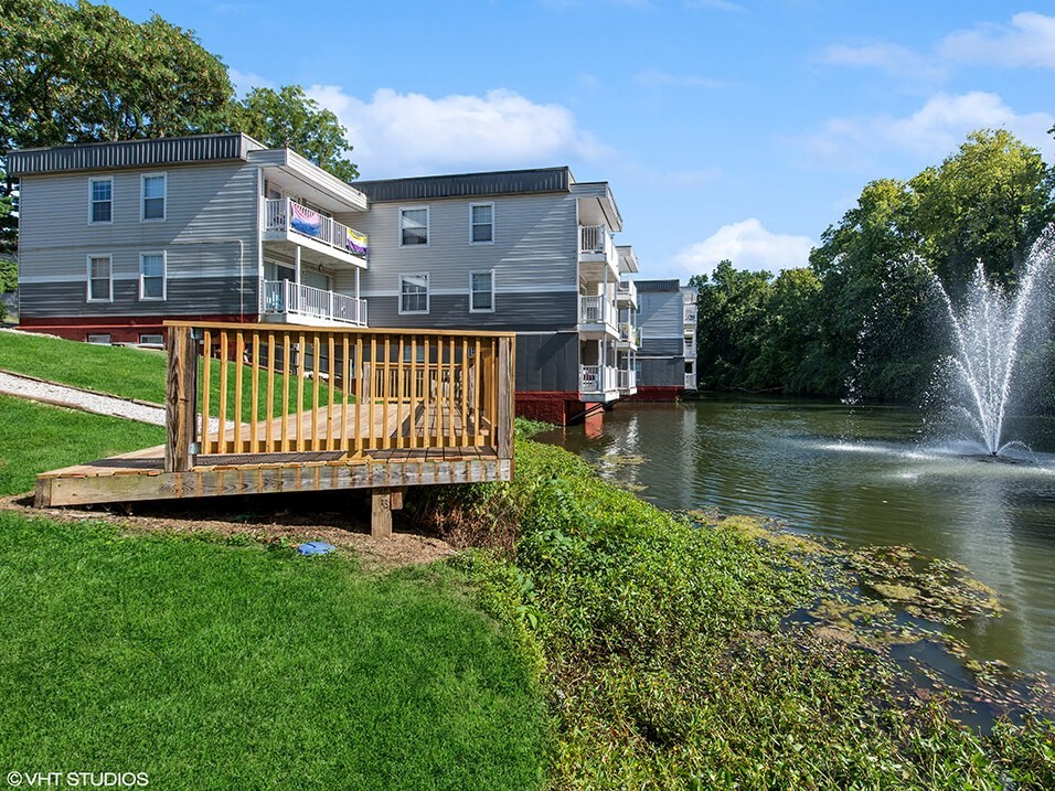 fishing lake at Seasons on Chelsea Apartments