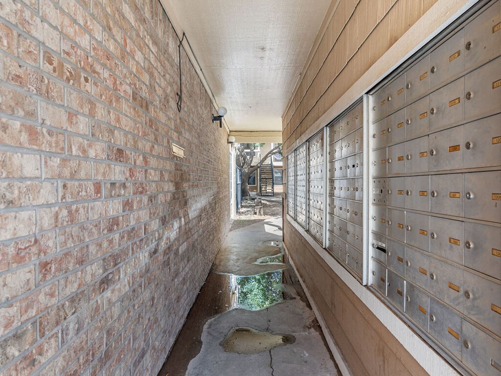 mailbox area at saddlecreek apartments