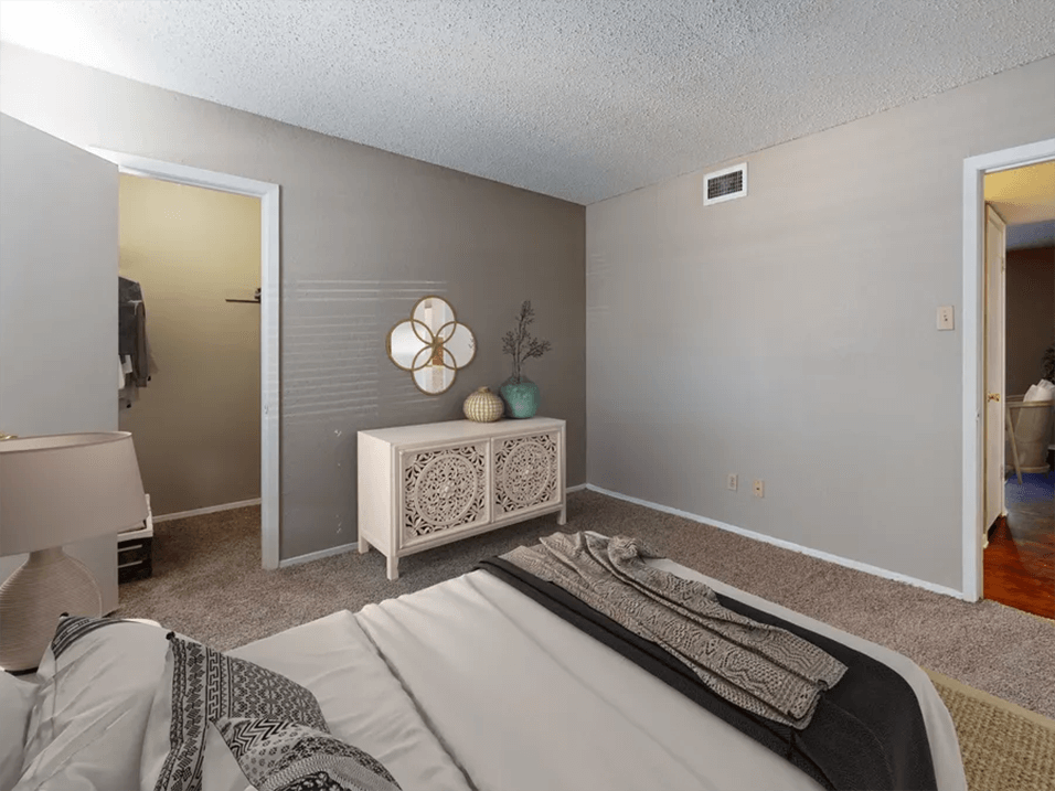 oversized closets at Summer Green Apartments