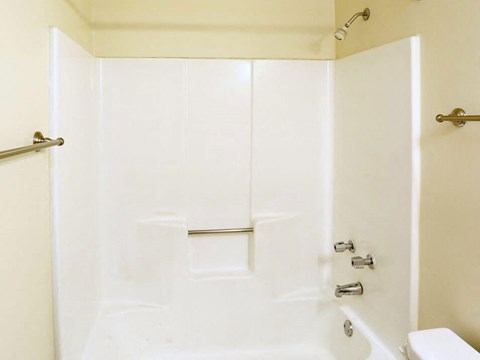 Bright & Well-Lit Bathrooms