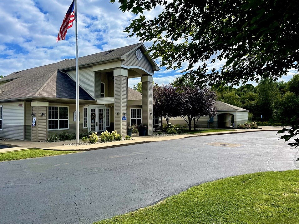 Leasing Office at Shoreline Landing Apartments 