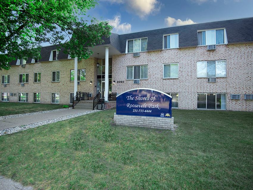 Shores of Roosevelt Apartments in Muskegon, MI - Photo Gallery 1