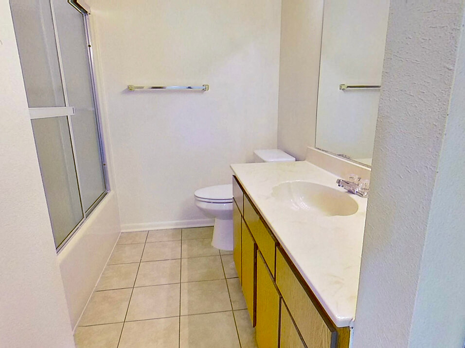 spacious bathrooms at Stonehenge Gates Apartments
