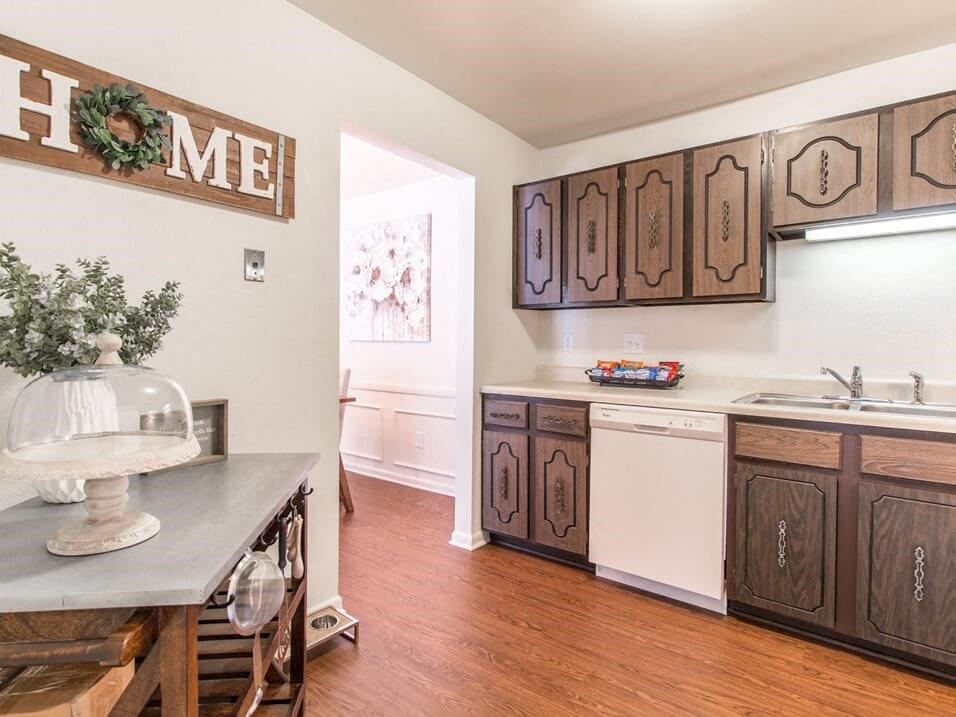 Fountain Pointe apartments kitchen