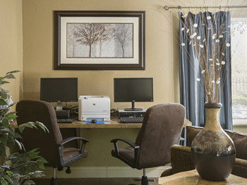 Business Center in apartment Clubhouse - Photo Gallery 6