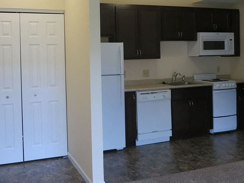 100 Village Dr. 1-3 Beds Apartment for Rent - Photo Gallery 1