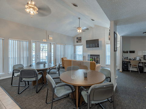 Leasing Office and Business Center