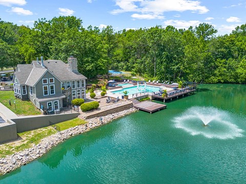 lake at apartment community in Kansas City