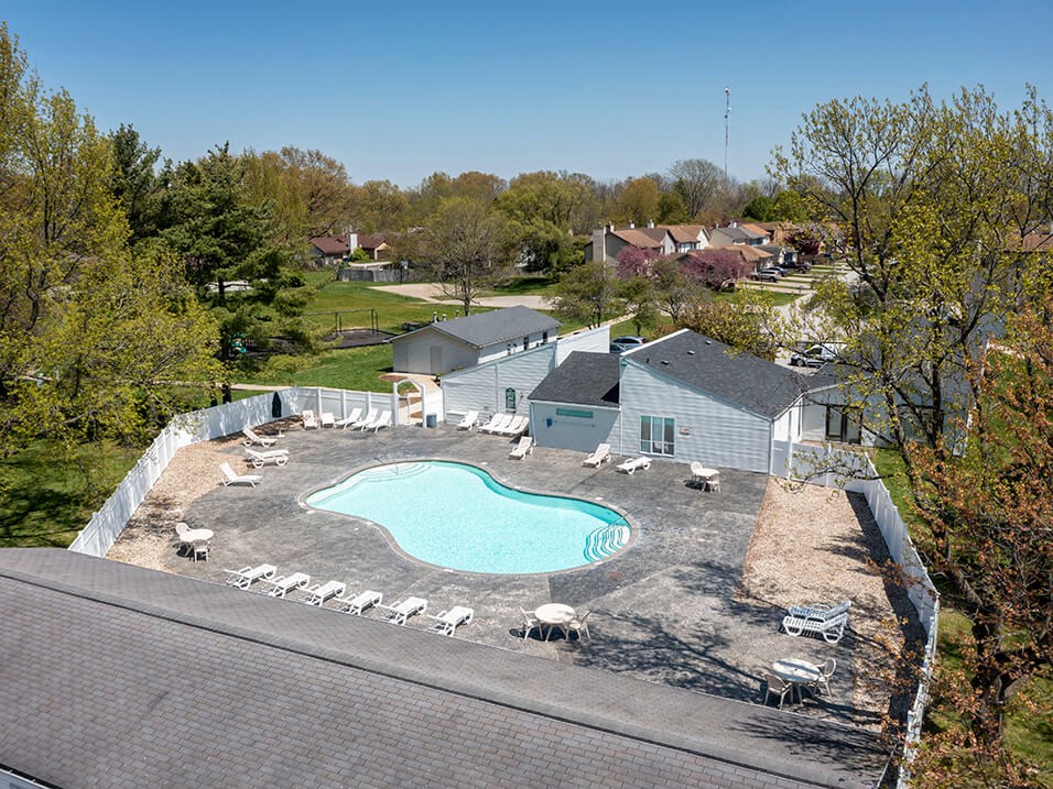 swimming pool at Willow Crossings Apartments