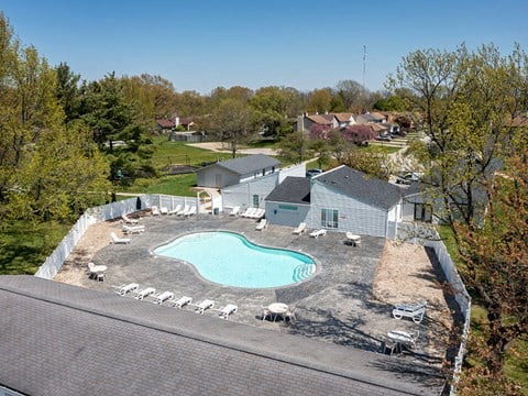 swimming pool at Willow Crossings Apartments
