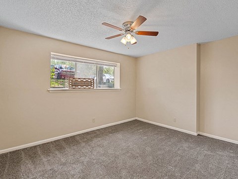 bedroom with a ceiling fan