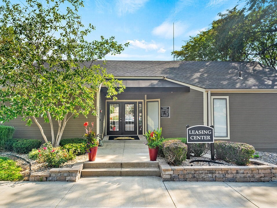 leasing office in Lenexa, KS