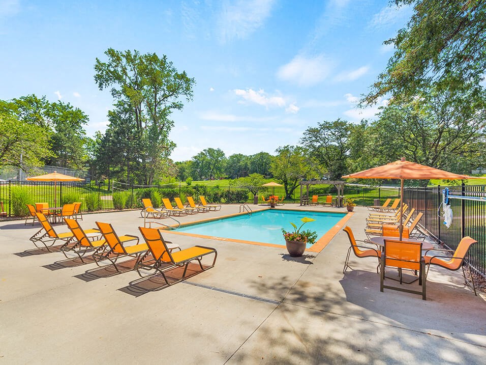apartments with outdoor pool