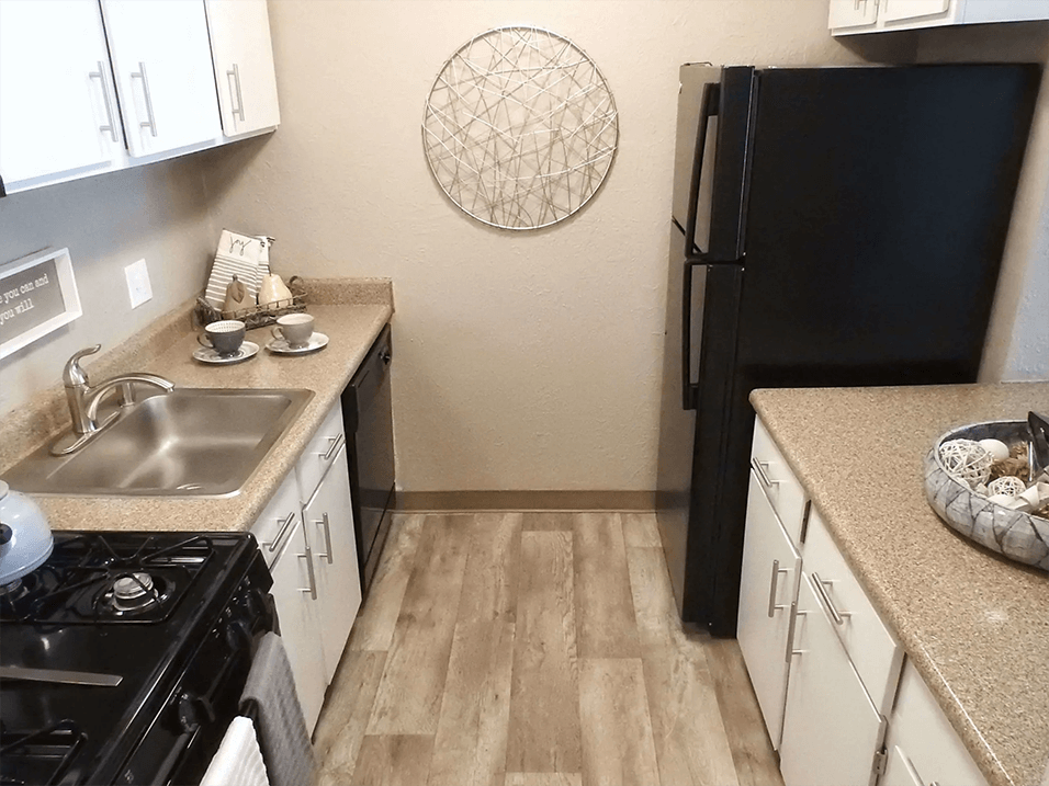 Fully equipped kitchen with a gas range