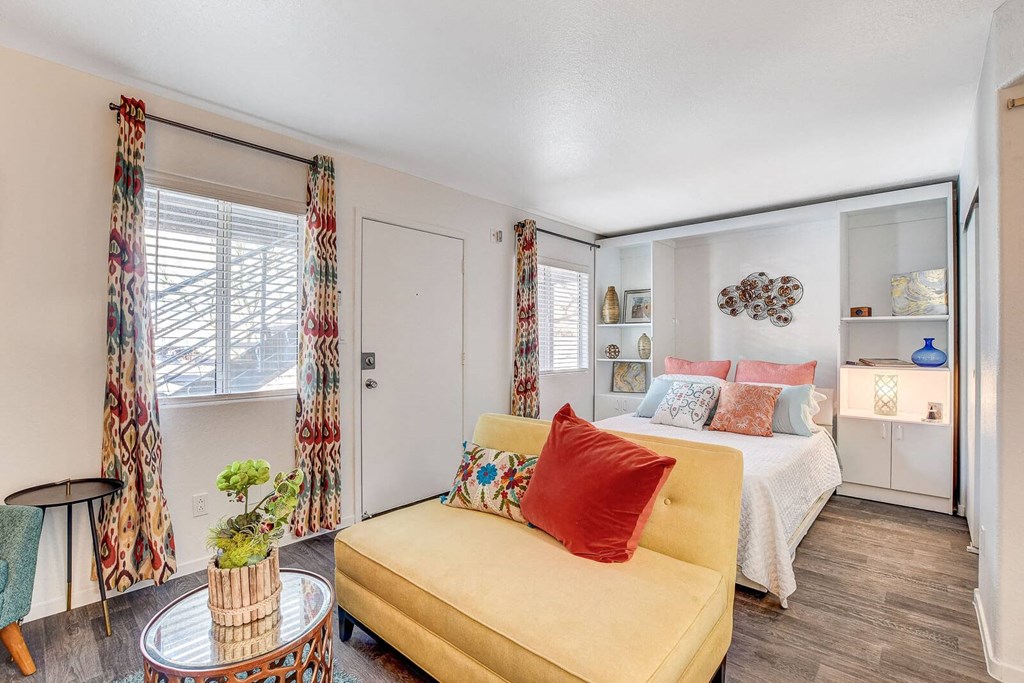 Large Bedroom at The 95 Apartments, Nevada