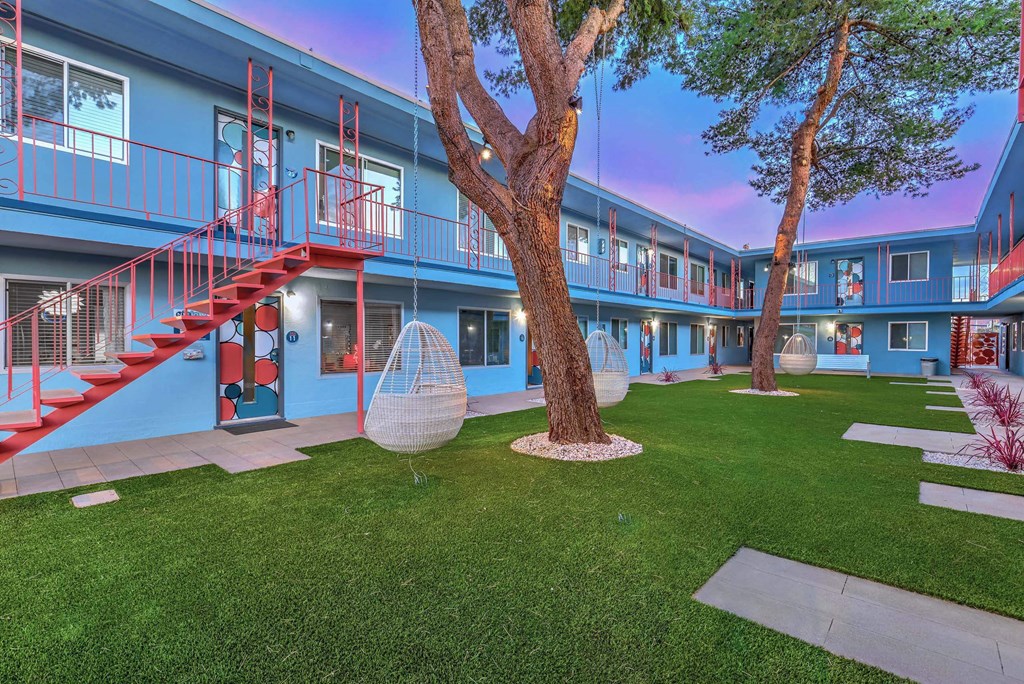 Courtyard Green Space at The Neon Apartments, Nevada