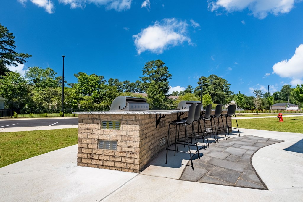 the outdoor bar at the preserve at polo ridge apartments