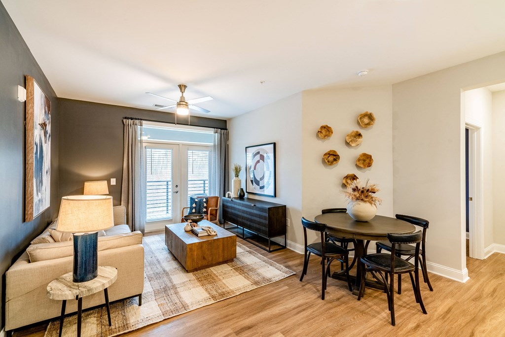 Hawthorne At The Crest