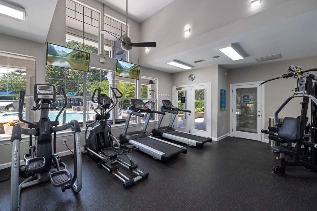 the gym at the preserve at polk apartments