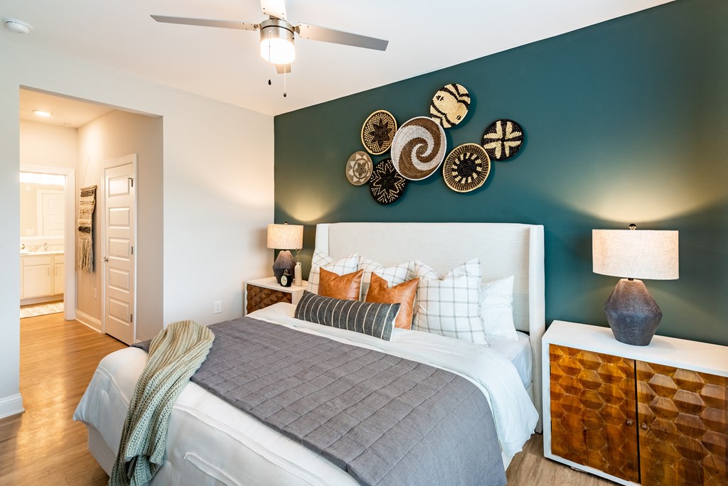 Hawthorne At The Crest