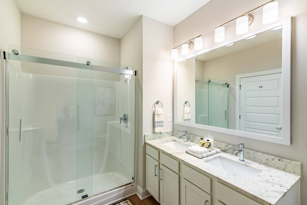 Hawthorne At The Crest