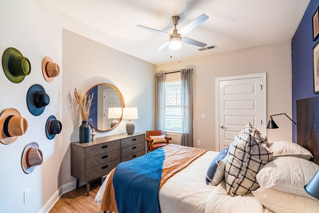 Hawthorne At The Crest