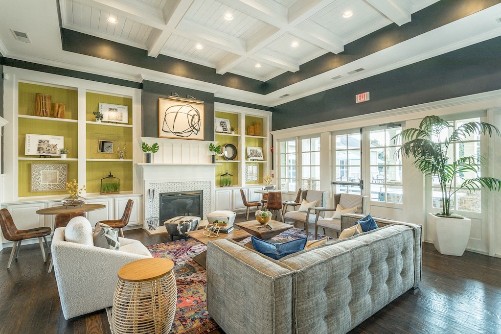 the preserve at ballantyne commons community living room